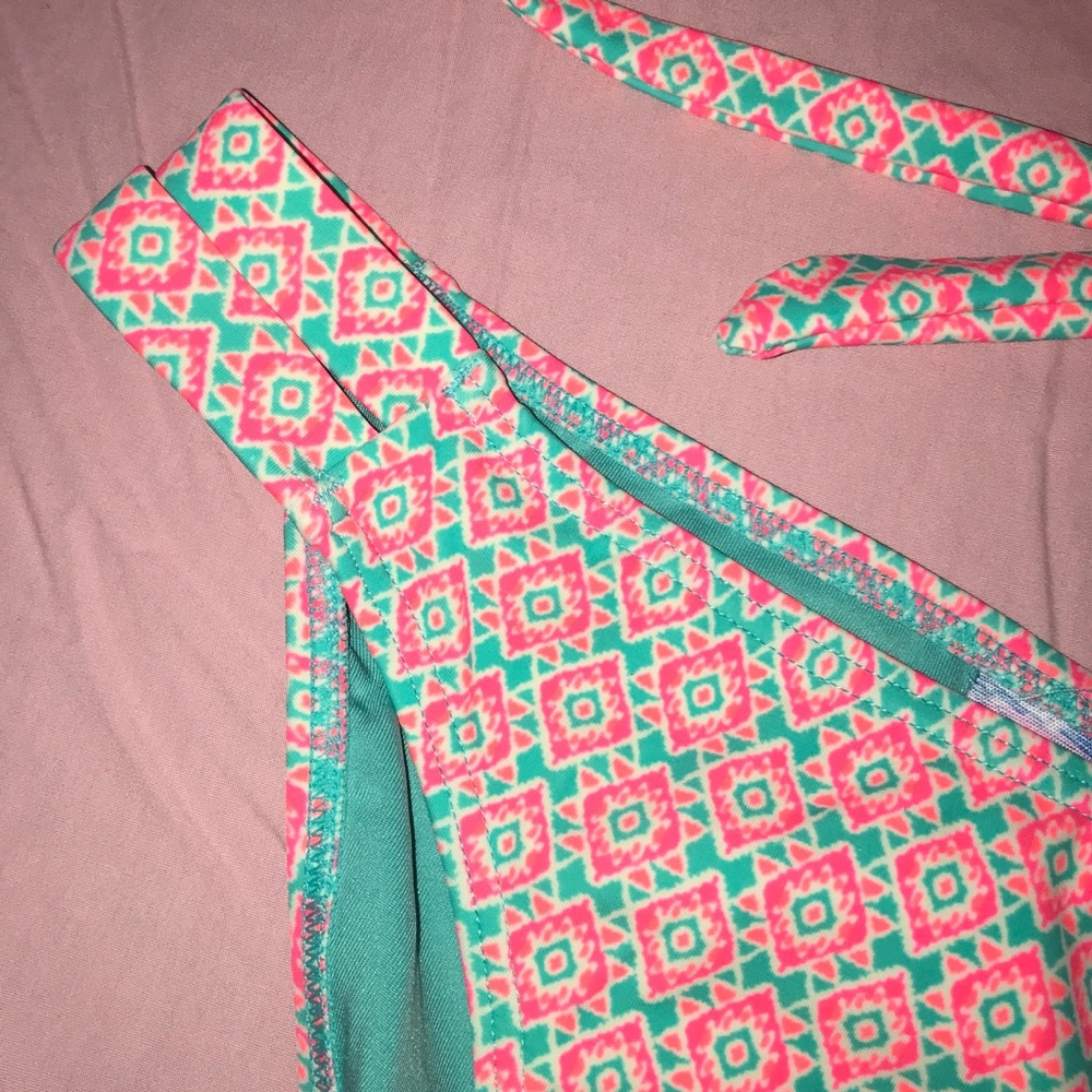 Swimwear Set - Picture 4 of 8